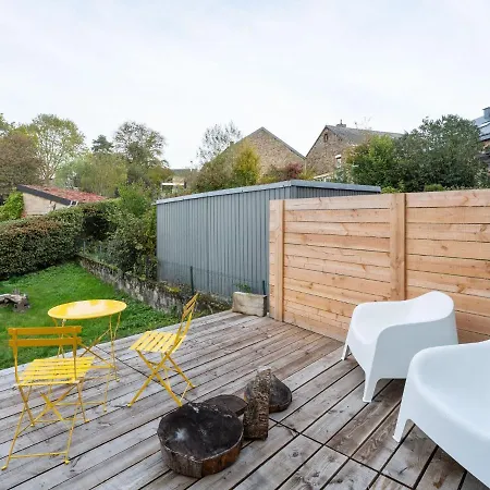 Sophisticated Holiday In With Garden