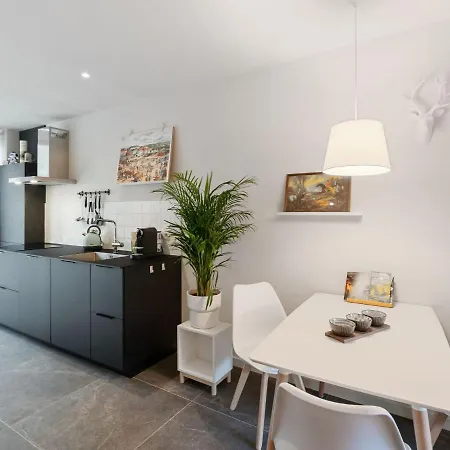 Sophisticated Holiday In With Garden *